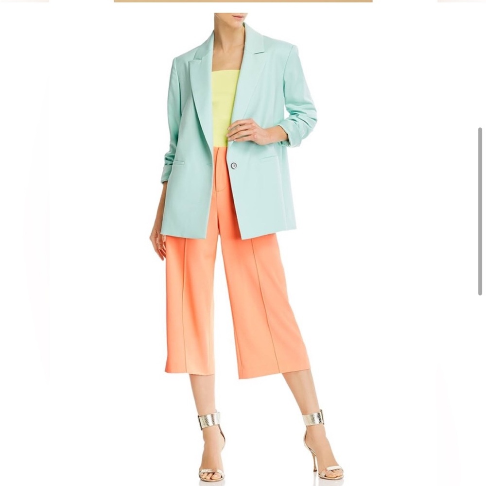 Alice + Olivia Light Peach Cropped Pants Size 8